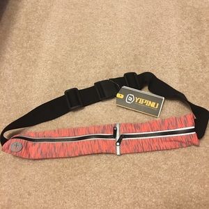 NWT YIPINU Running Belt